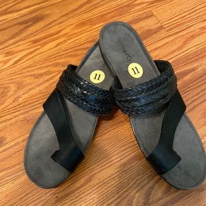 BareTraps-Toe-loop sandals